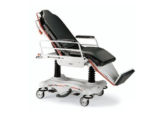 Silla Camilla Stryker 50/50, con  opción a hacerse silla de rueda