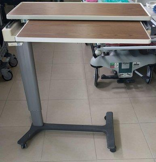 Mesa puente Hill Rom PM Jr. expandible y  altura ajustable